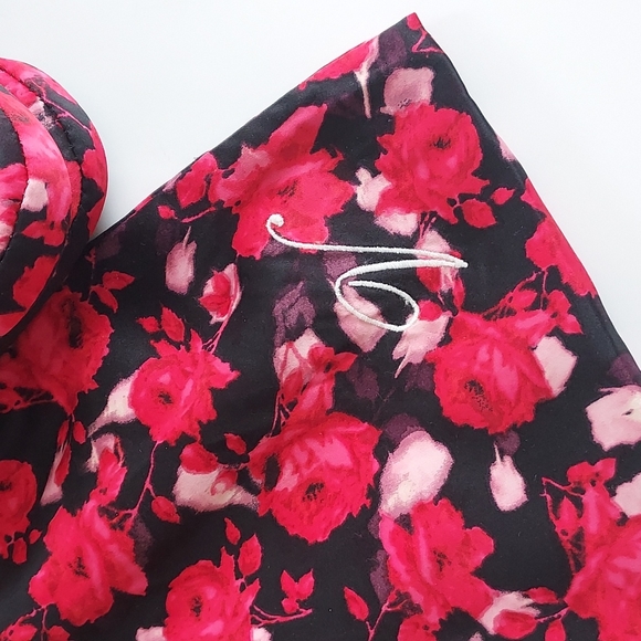 Victoria's Secret Slippers - Picture 5 of 9